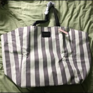 NEW WITH TAGS Victoria’s Secret stripped tote